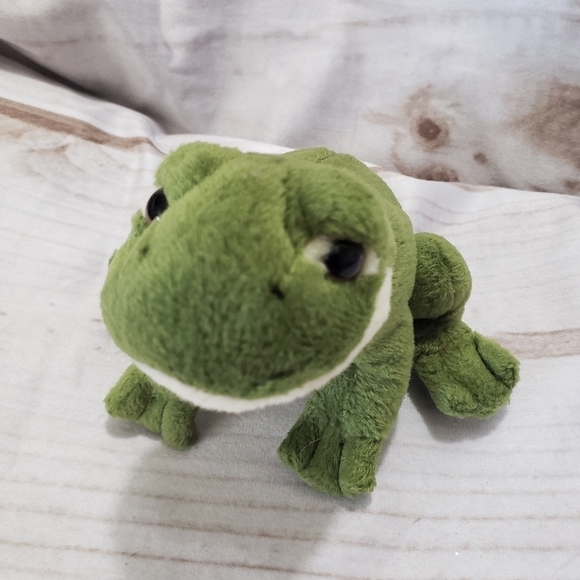 Vintage K&M International Green Frog Plush 5.5 Inch Year 2003 No Sound Realistic - Picture 2 of 9